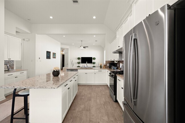 Building Photo - 10722 Hidden Rock Dr