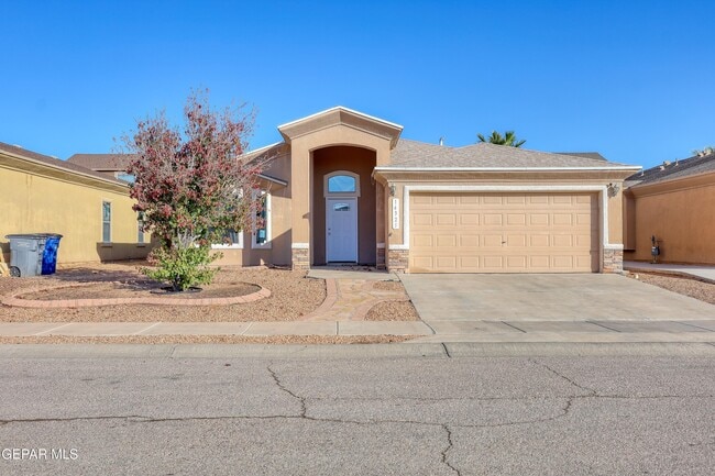 Primary Photo - 14325 Woods Point Ave