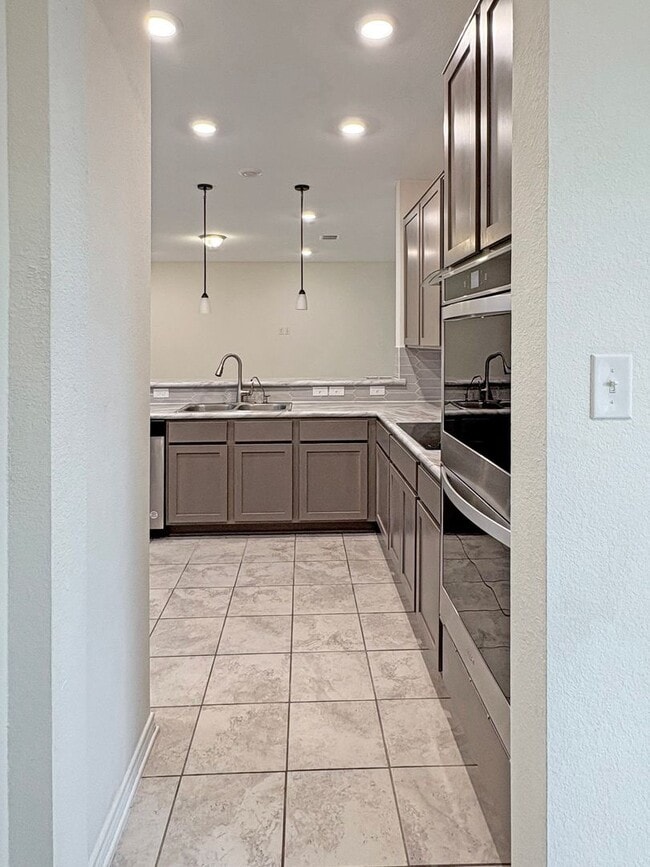 Building Photo - Contemporary Living in Seguin – Over 2,400...