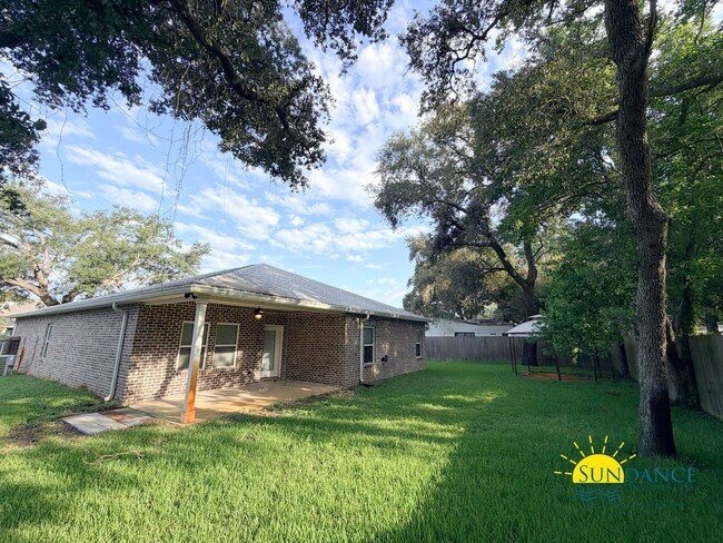 Building Photo - 1510 W Ponderosa Rd