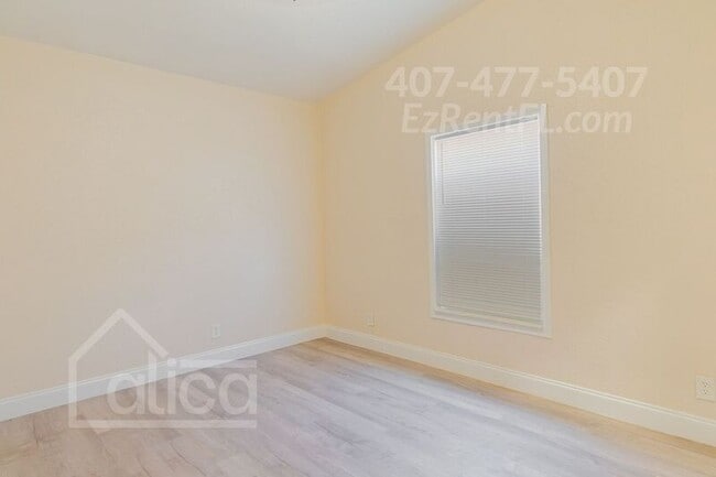 Building Photo - 932 21st St