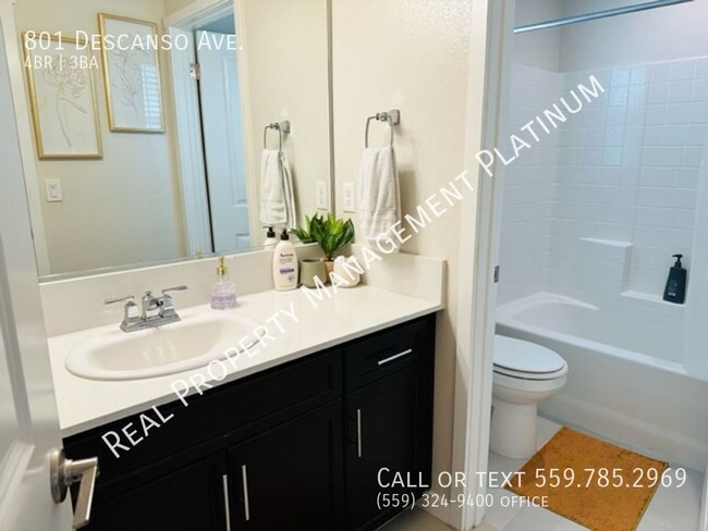 Building Photo - $300 MOVE IN BONUS $2,450 Bullard & DeWolf...