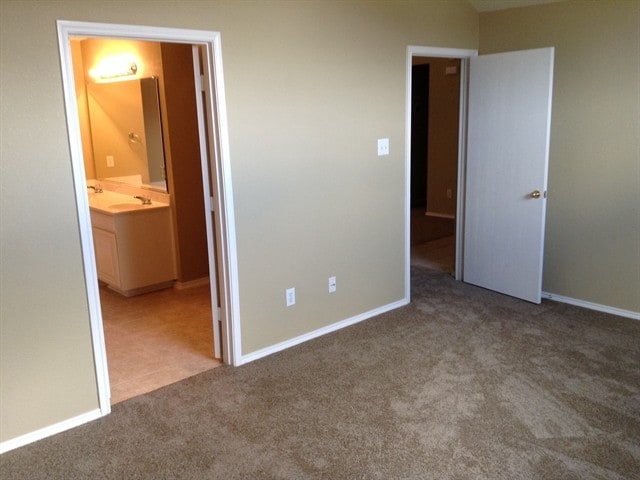 Building Photo - 413 Bretts Way