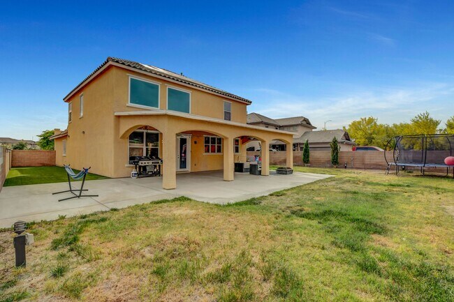 Building Photo - Spacious 4-Bedroom Home for Lease in Gated...