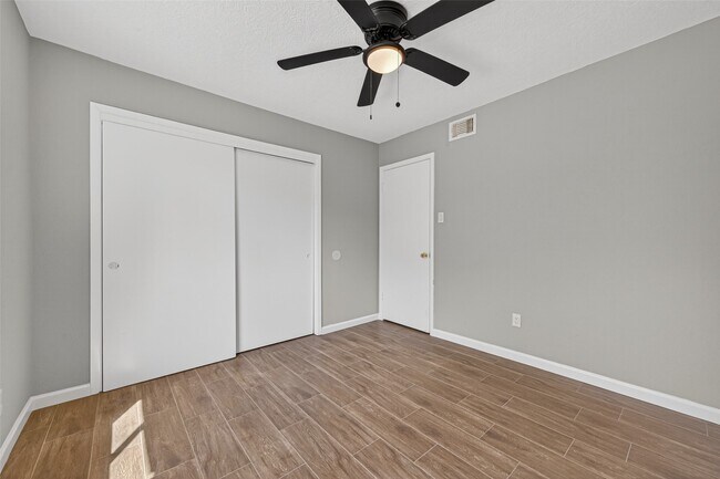 Building Photo - 9231 Baronsmede Dr