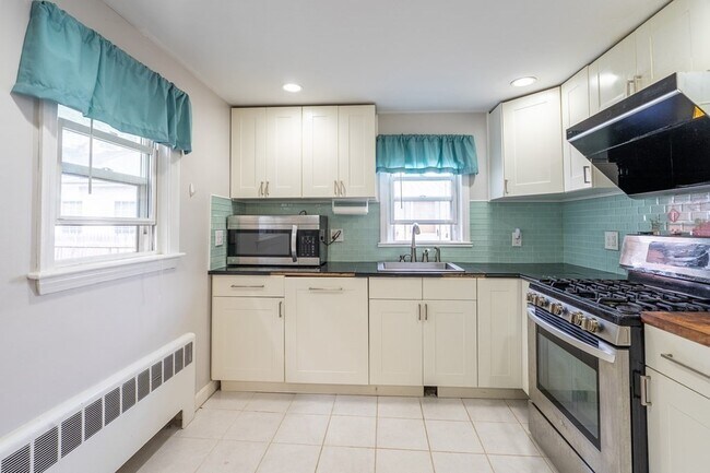 Building Photo - 26 Martell Rd