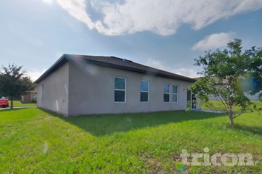 Building Photo - 16517 Cherry Landing Dr