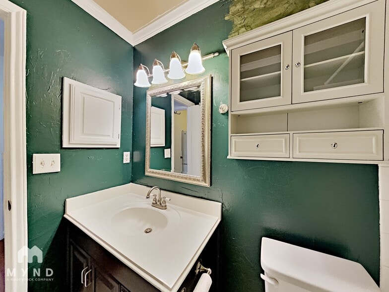 Building Photo - 14605 Gold Fish Pond Ave