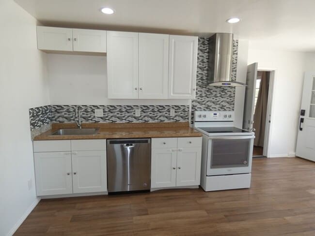 Building Photo - Single Story 2 Bedroom 2 Bath Casita Utilities Included