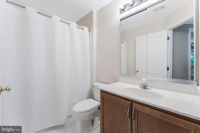 Building Photo - 20152 Boxwood Pl