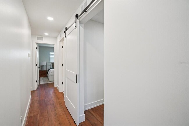 Building Photo - 3123 W La Salle St