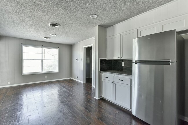 Building Photo - 4-Bedroom Home in the Heart of Killeen