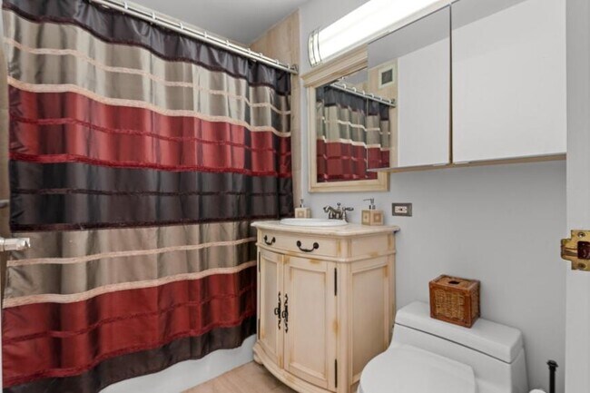 Building Photo - 1 bedroom in FOREST HILLS NY 11375