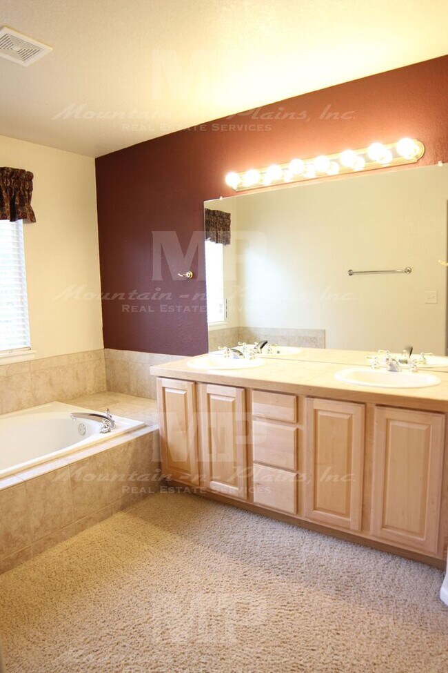 Building Photo - 3826 Eclipse Ln