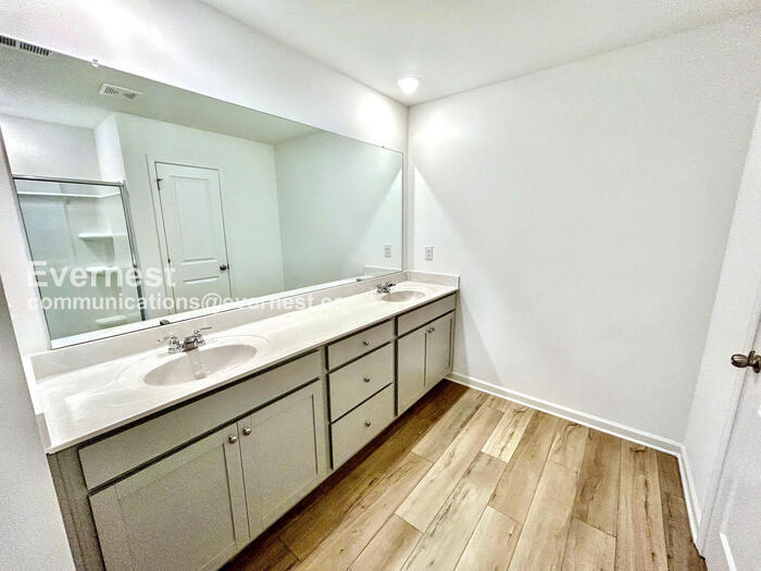 Building Photo - 4283 Marsha St