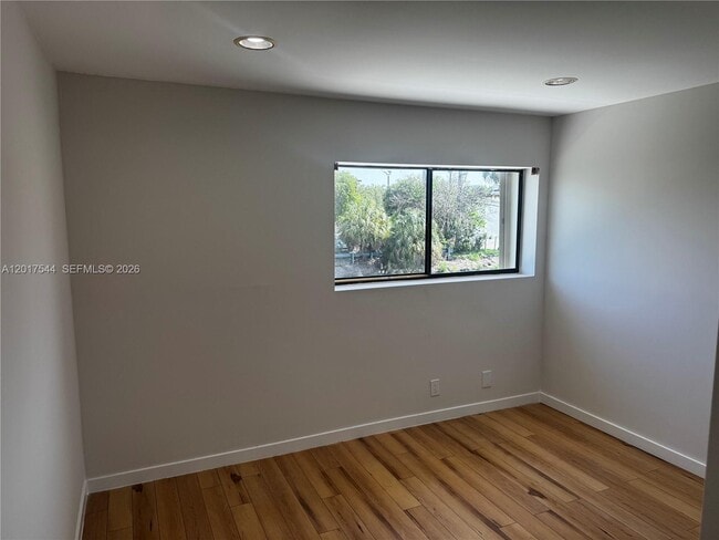 Building Photo - 6532 NW 170th Terrace