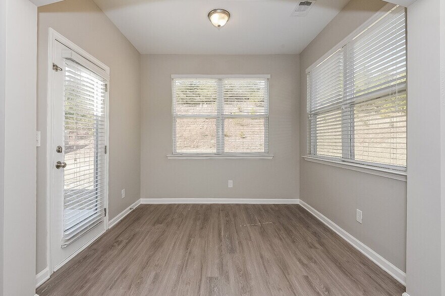 Building Photo - 311 Upper Pheasant Ct