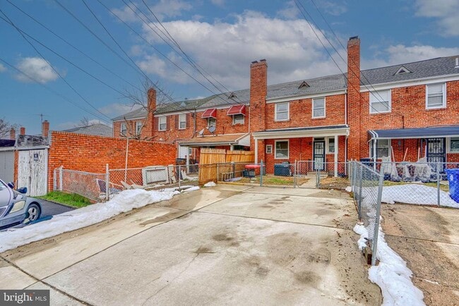 Building Photo - 1543 Lochwood Rd