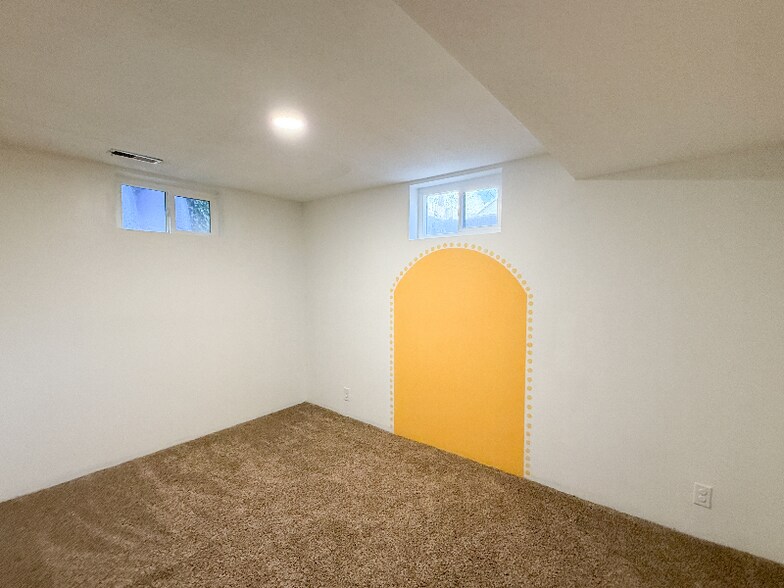 Building Photo - 3360 Gramercy Ave