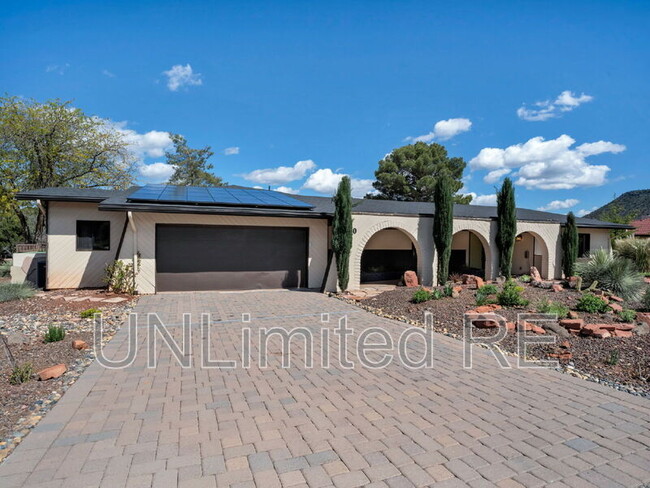 Building Photo - 490 Deer Pass Dr