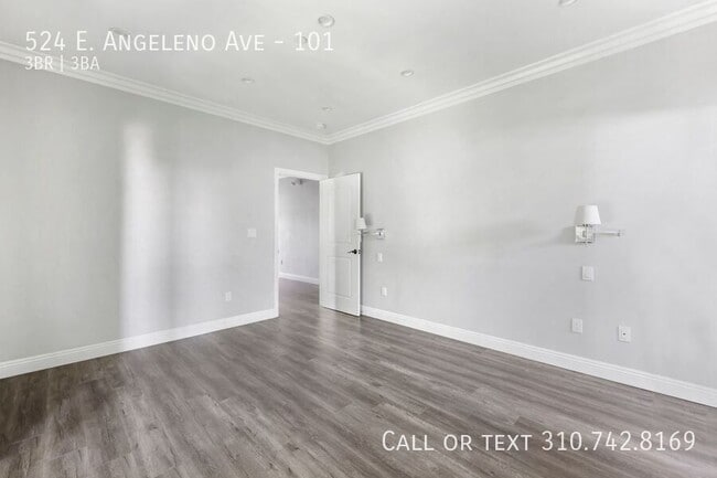 Building Photo - 524 E Angeleno Ave