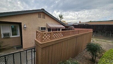 Building Photo - 10216 Princess Sarit Way