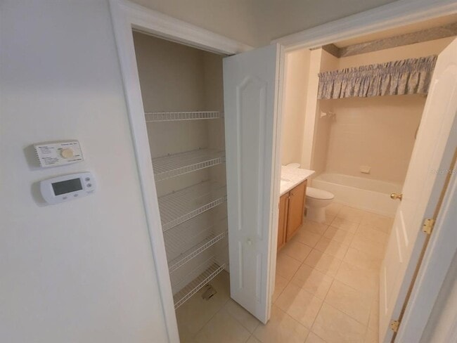 Building Photo - 4665 Whispering Oaks Dr