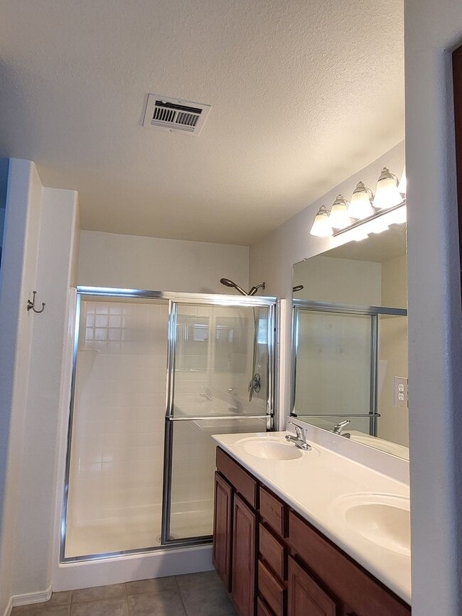Building Photo - Unfurnished Resort Like Condo available No...