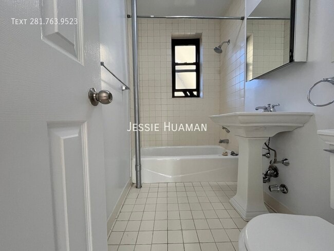 Building Photo - 207-209 West 11th Street -4AB