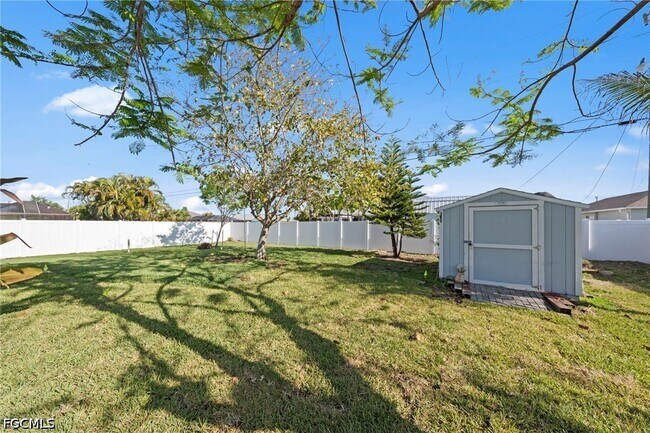 Building Photo - 311 SW 19th Ln