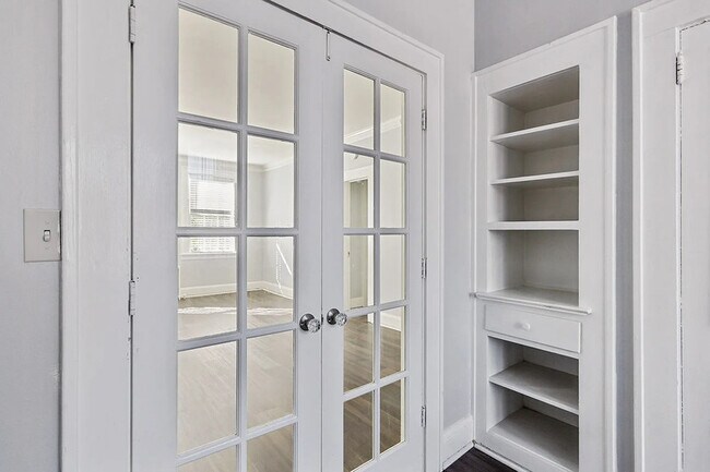 Building Photo - 21 Peachtree Memorial Dr NW