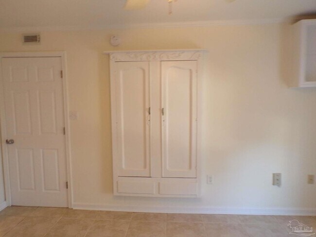 Building Photo - 710 Scenic Hwy