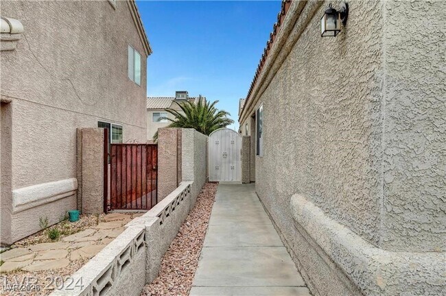 Building Photo - 8061 Draco Cir