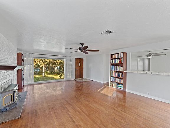 Living Room - 1920 Verano St