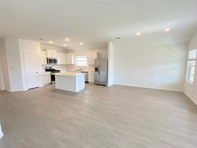 Building Photo - 1332 Aquilla Dr