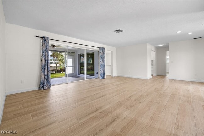Building Photo - 5320 Coronado Pkwy