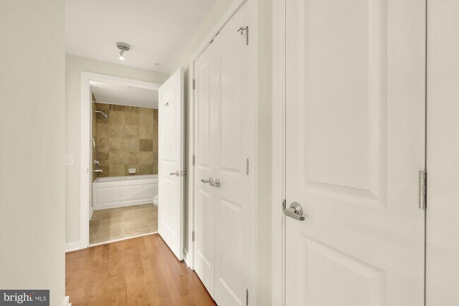 Building Photo - 475 K St NW
