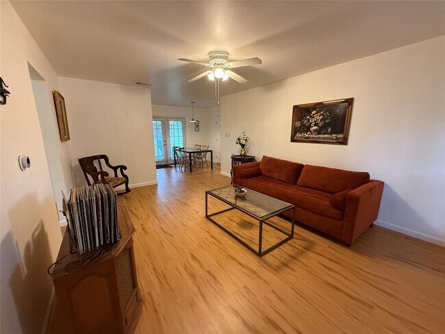 Building Photo - 6307 Huntleigh Way