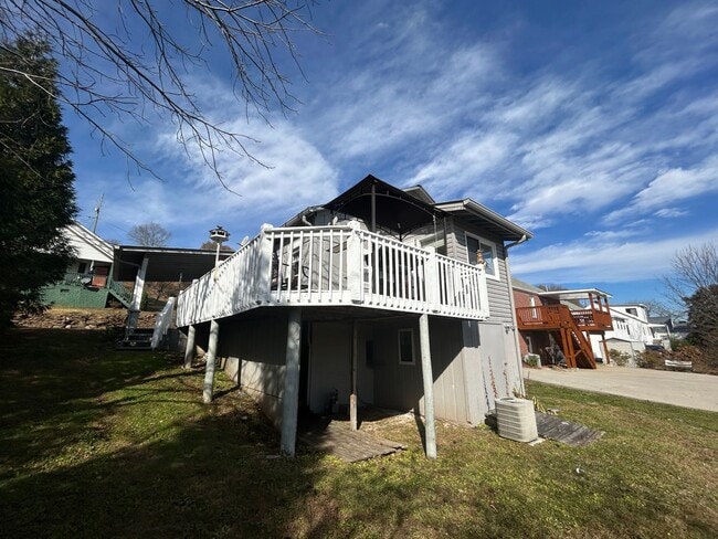 Building Photo - Furnished 2/2 House in Downtown Ellijay- $1,995