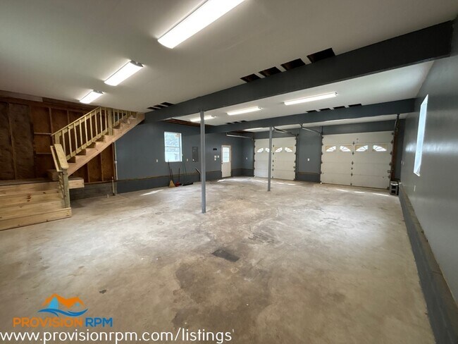 Building Photo - 1410 Evergreen Rd