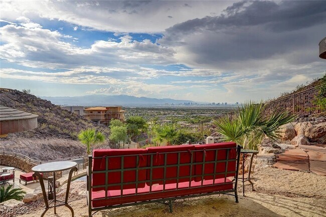 Building Photo - 1608 Liege Dr