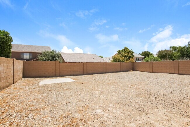 Building Photo - 11209 W Rio Vista Ln
