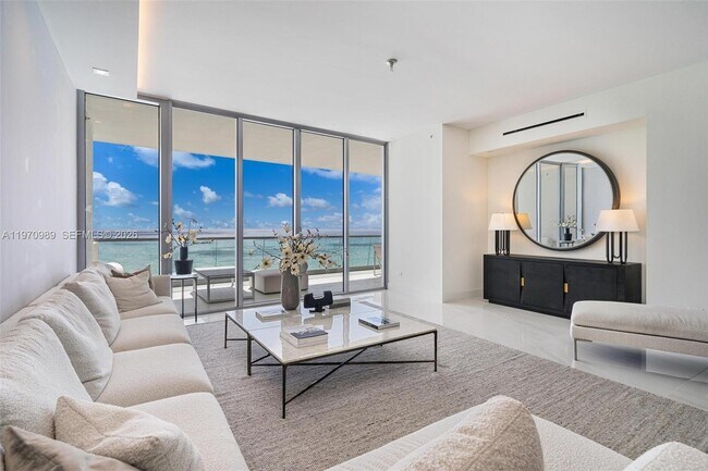 Building Photo - 18501 Collins Ave