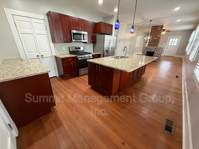 Building Photo - 8 N Broad St