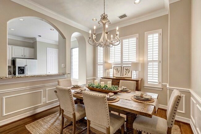 Building Photo - 3318 W Dallas St