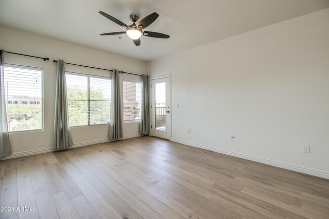 Building Photo - 5450 E Deer Valley Dr