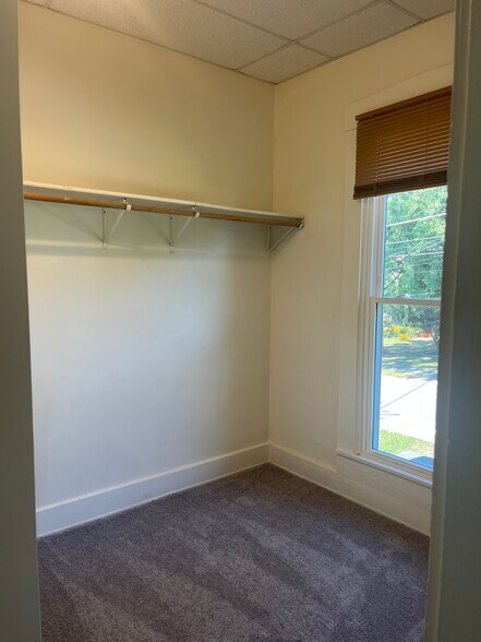 Closet - 1007 S Indiana St