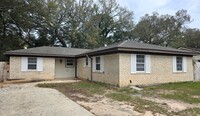 Building Photo - 5BR/2BA home with large family room