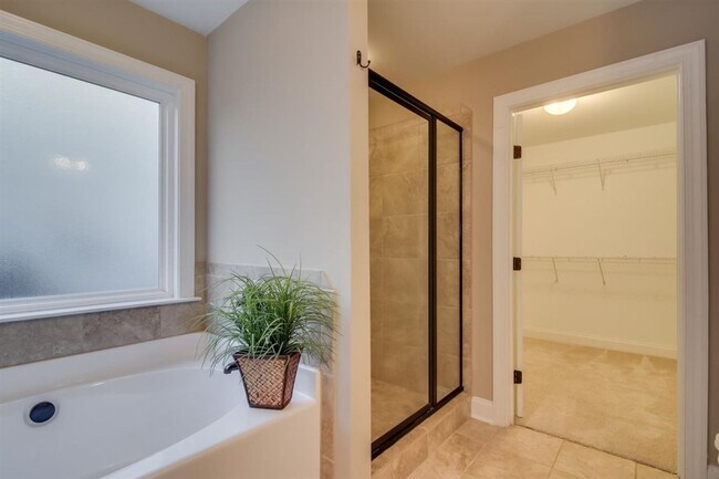 Building Photo - 219 Sandleton Way