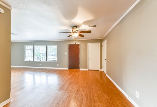 Building Photo - 4615 Braeburn Dr